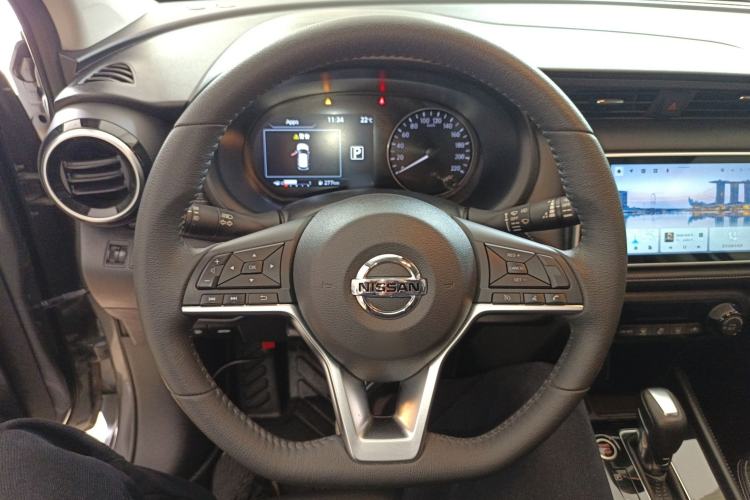 Used Nissan Kicks 2022 1.5L CVT XV Luxury Edition Steering Wheel