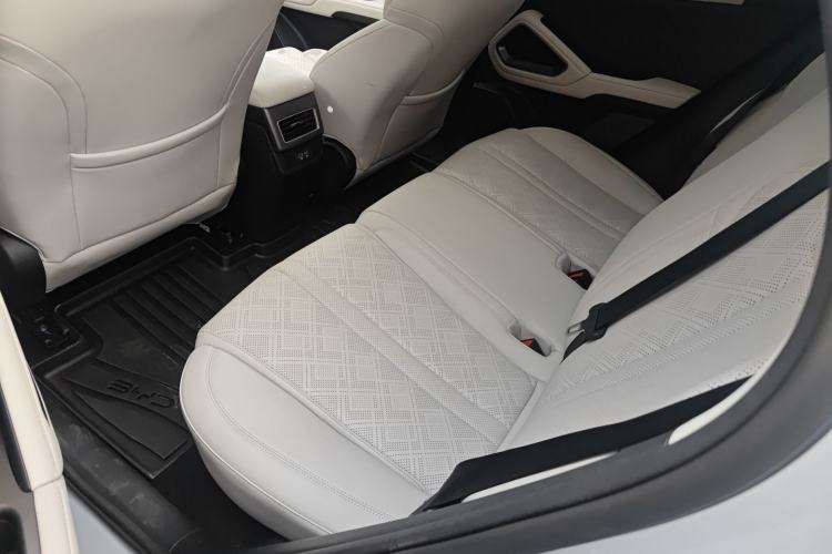 Used BYD Yuan UP 2025 Intelligent Driving Version 401 km Beyond-Range Edition