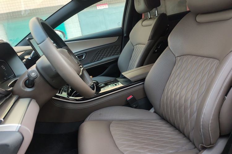 Used BYD Han 2023 EV Champion Edition 605KM Front-Drive Premium Model
