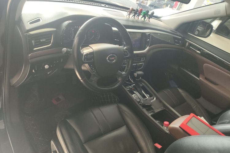 Used GAC Trumpchi GS8 2017 320T Two-Wheel Drive Luxury Smart Connectivity Version (7 Seats)