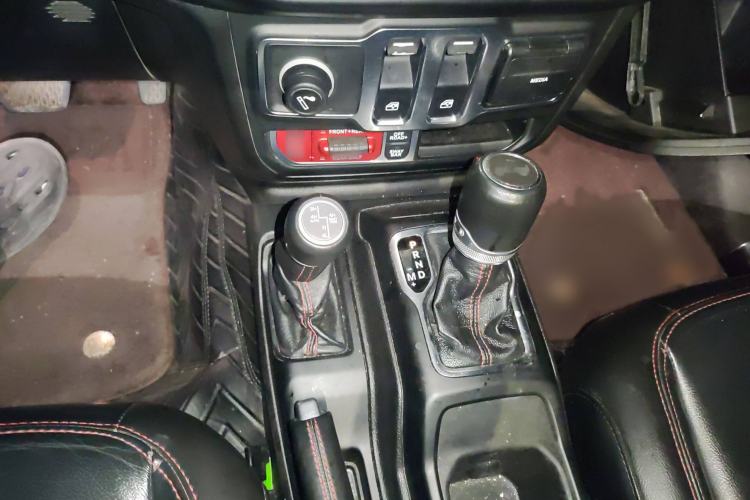 Used Jeep Wrangler 2019 2.0T Rubicon Two-Door Version China VI Emission Standard