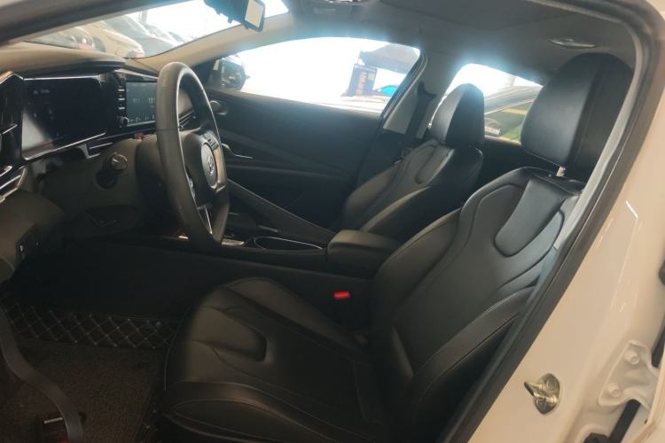 Used Hyundai Elantra 2021 1.5L CVT GLX Elite Edition Left Front Seat