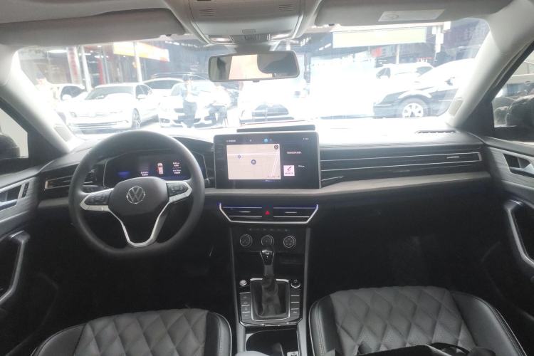 Used Volkswagen Sagitar 2025 300TSI DSG Excellence Edition Center Console