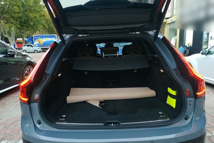 Used Volvo V90 2022 Cross Country B5 AWD Smart Range Edition
