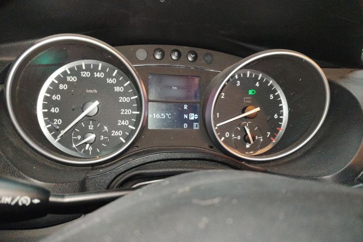 Used Mercedes-Benz R-Class 2014 R 400 4MATIC Business Model Instrument Cluster