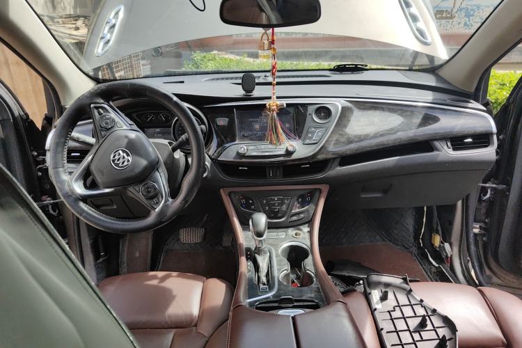 Used Buick Envision 2014 28T Four-Wheel Drive Luxury Model Center Console