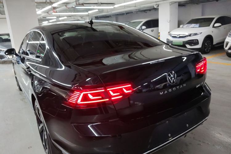 Used Volkswagen Magotan 2025 Zhongxiang Version 330TSI DSG Luxury Edition Rear Left 45 Deg