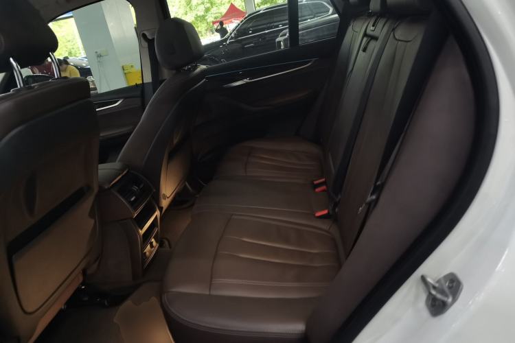 Used BMW X5 2018 xDrive28i Left Rear Seat