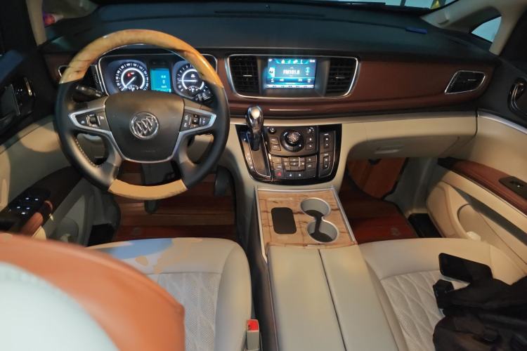 Used Buick GL8 2018 28T Luxury Model China VI Standard
