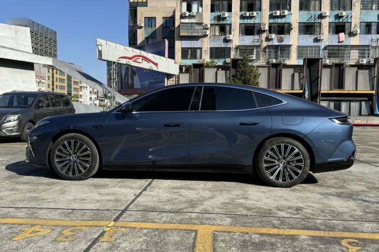 Used Geely Galaxy Galaxy 8 2025 130km EM-P Exploration Edition
