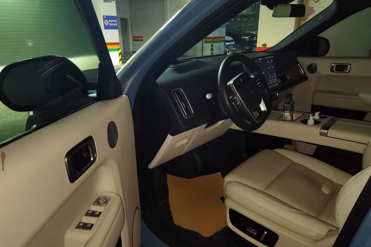 Used Li Auto L8 2023 Pro Model
