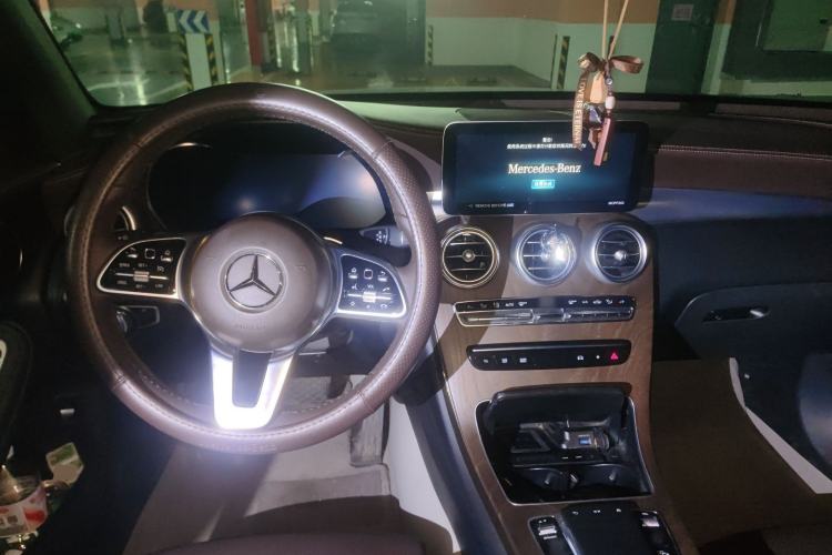 Used Mercedes-Benz GLC 2022 Second Facelift GLC 260 L 4MATIC Luxury Edition Center Console