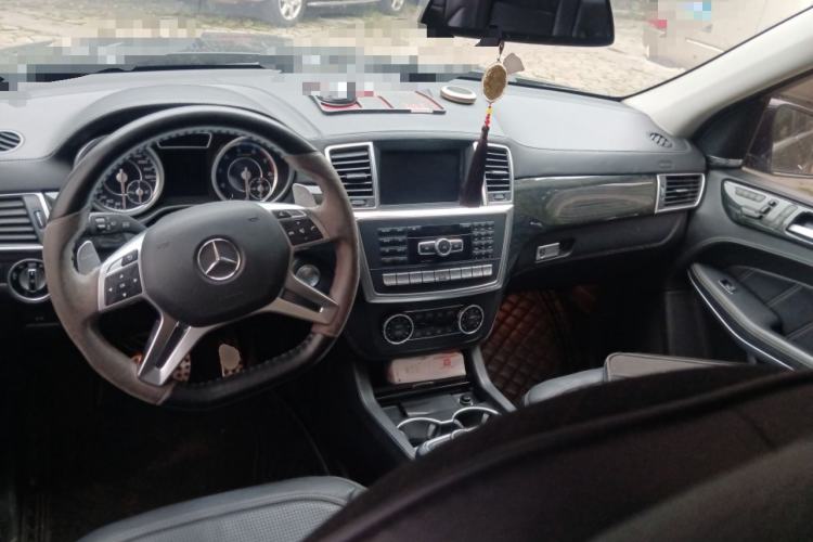 Used Mercedes-Benz GL-Class AMG 2014 AMG GL 63 Center Console