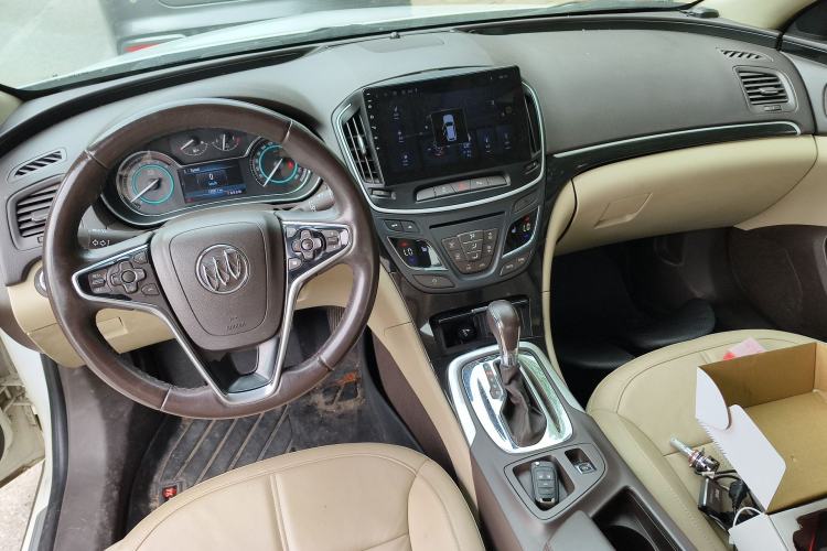 Used Buick Regal 2014 2.0L Elite Fashion Edition Center Console