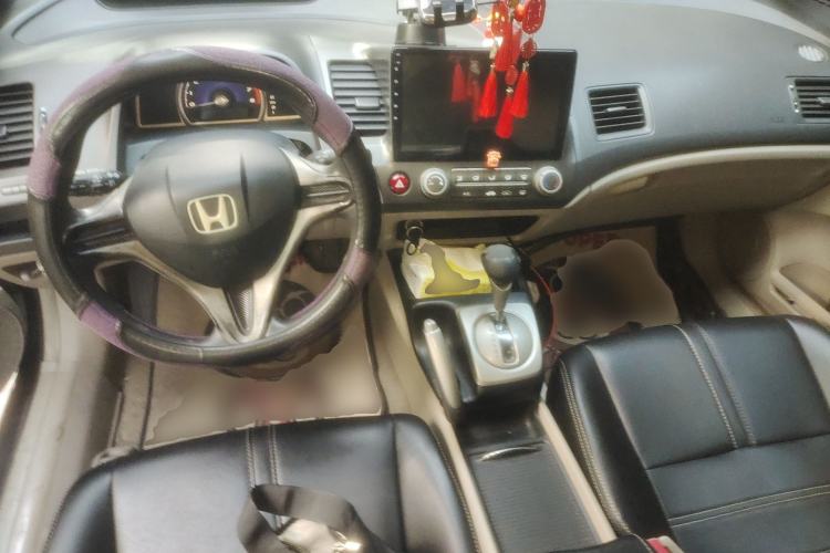 Used Honda Civic 2009 1.8L automatic comfort version Center Console
