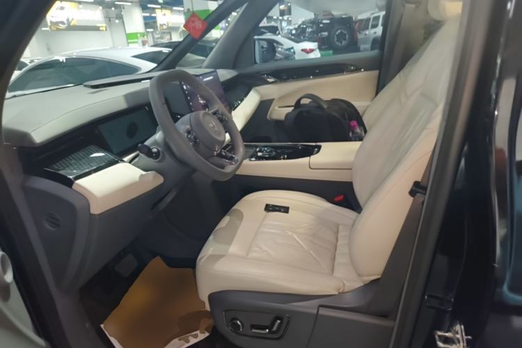 Used Zeekr 009 2024 7-Seater Aisle Version 108 kWh
