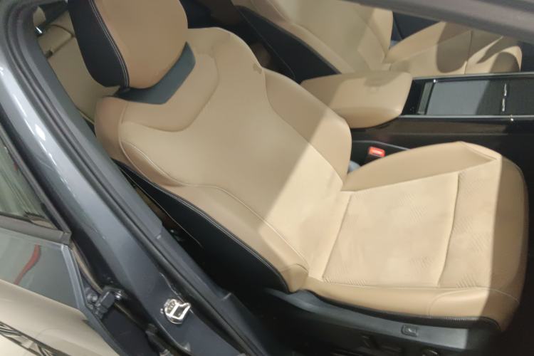 Used Volkswagen ID.4 X 2021 Pro Smart Long-Range Edition Right Front Seat