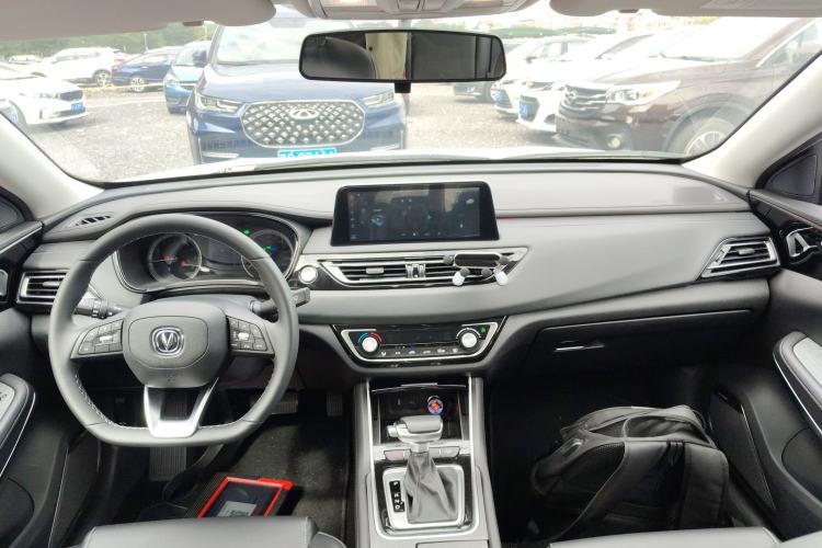 Used CHANGAN Ruicheng CC 2022 Blue Whale Edition 1.5T DCT Luxury Model Center Console