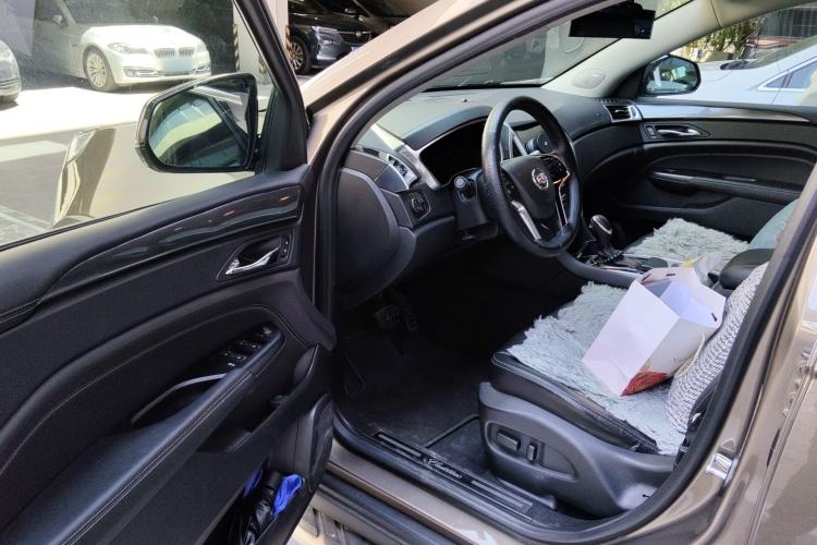 Used Cadillac SRX 2015 3.0L Comfort Version
