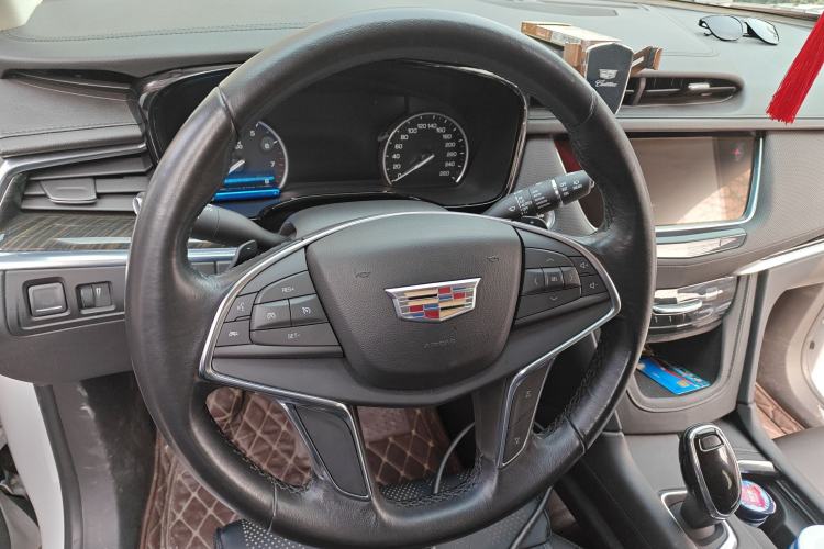 Used Cadillac XT5 2018 25T Luxury Model
