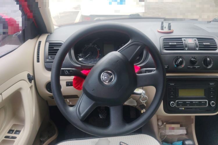 Used Skoda Fabia 2014 1.4L Manual Crystal Edition
