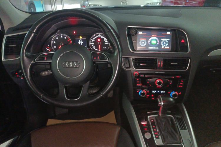 Used Audi Q5 2016 40 TFSI Technology Edition Steering Wheel