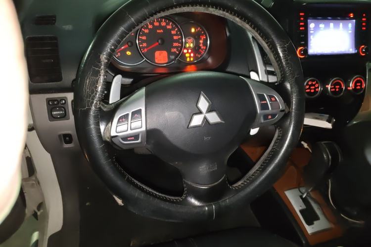 Used Mitsubishi Pajero Sport 2011 3.0L Luxury Navigation Edition