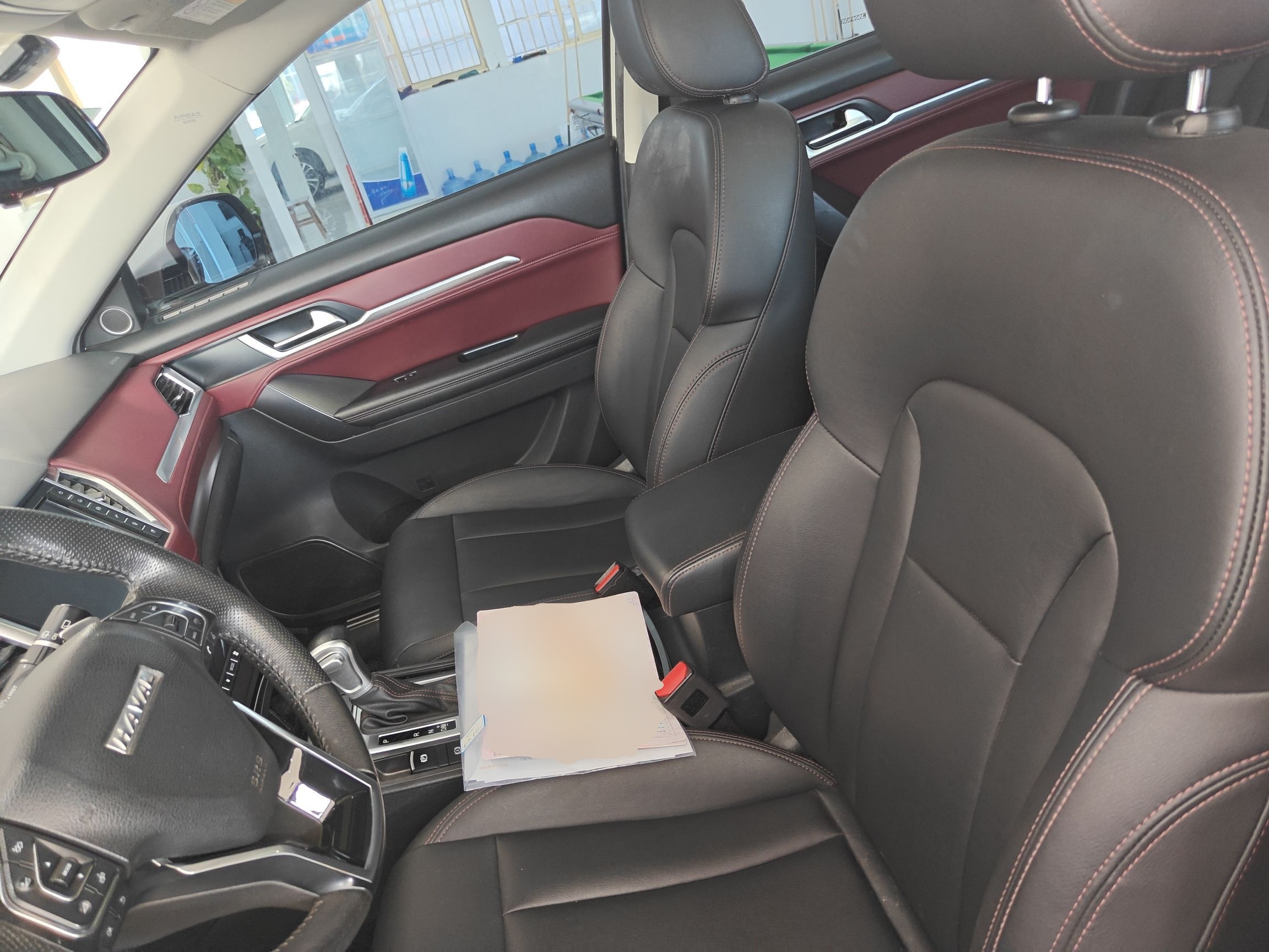 Переднее сиденье в автомобиле