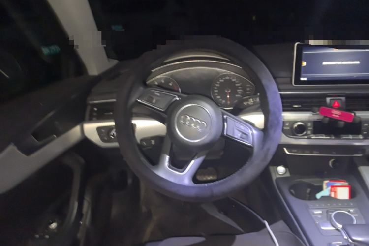Used Audi A4L 2017 Plus 40 TFSI Fashion Model Steering Wheel