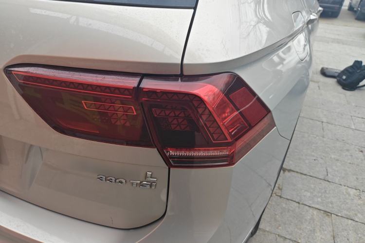 Used Volkswagen Tiguan L 2017 330TSI Automatic Two-Wheel Drive Flagship Edition