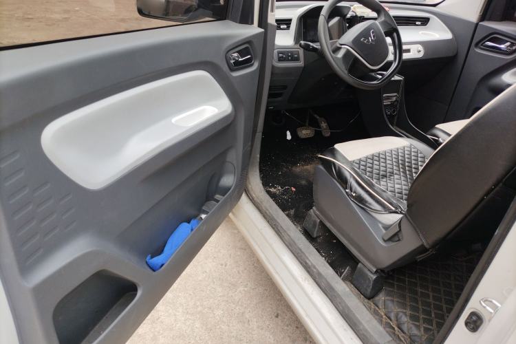 Used Wuling Hongguang MINIEV 2022 Macaron Fashion Model Lithium Iron Phosphate Driver Seat