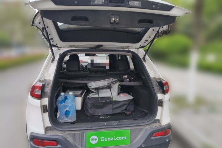 Used Jeep Cherokee 2016 2.0L Superior Edition