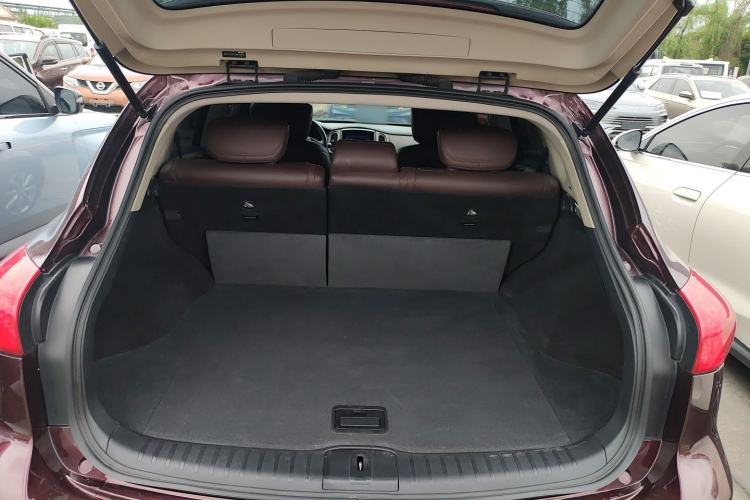 Used Infiniti QX50 2013 2.5L 4x4 Elegant Edition Trunk