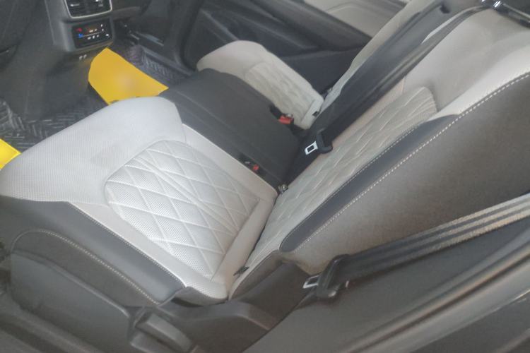 Used Volkswagen Tavendor 2023 380TSI All-Wheel Drive R-Line Journey Edition