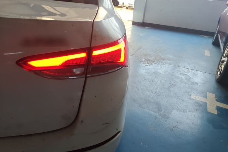 Used Buick GT 2018 15T Dual-Clutch Elite Model China V Standard Right Rear Taillight