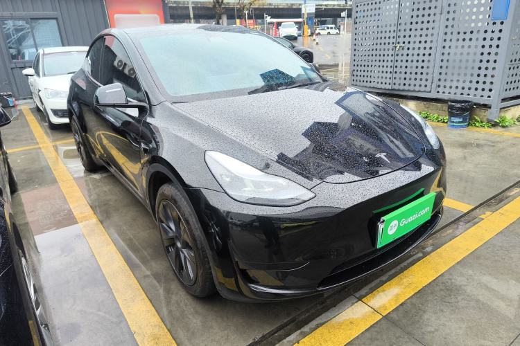 Used Tesla Model Y 2024 Rear-Wheel-Drive Version Front Right 45 Deg