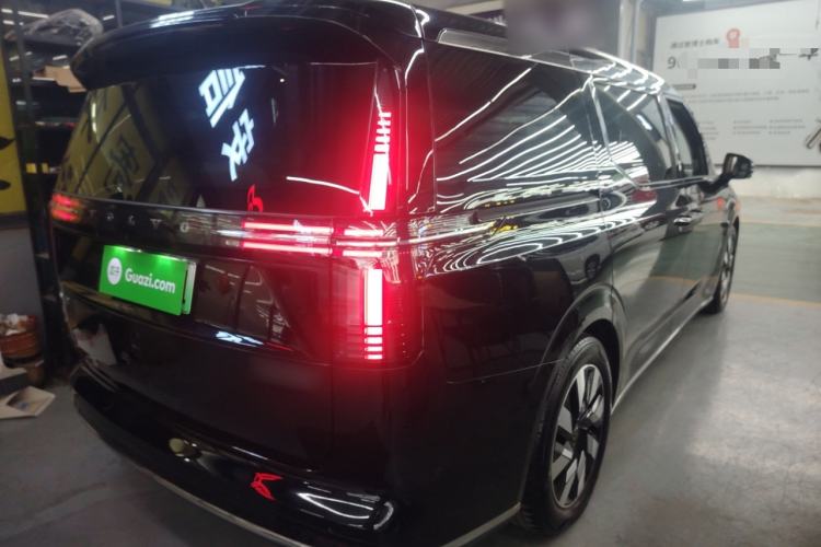 Used Volvo EM90 2025 Ultra Six-Seater