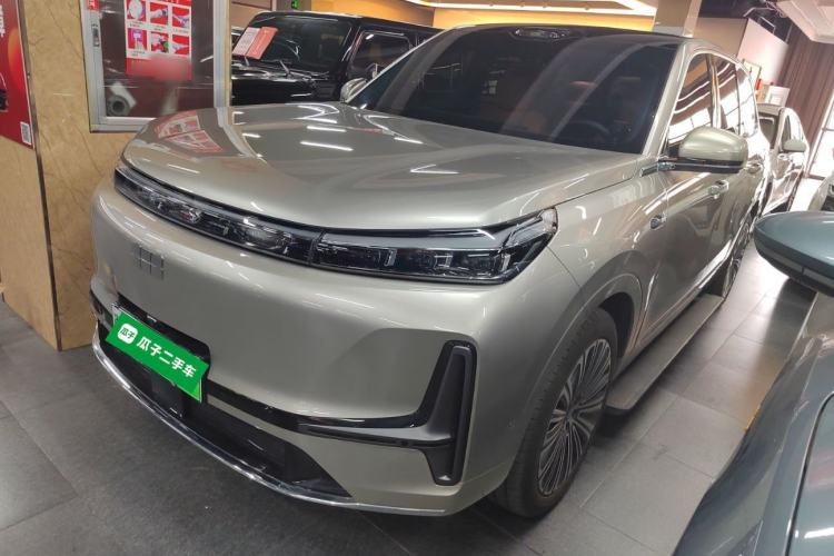 Used Geely Galaxy M9 2025 Model 210km Four-Wheel-Drive Leading Edition