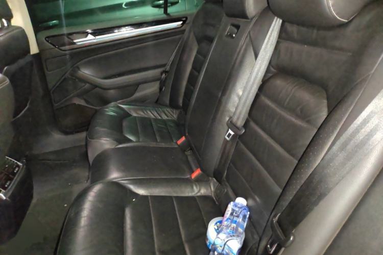 Used Volkswagen Phideon 2018 Revised Version 380TSI Two-Wheel Drive Business Edition Left Rear Seat