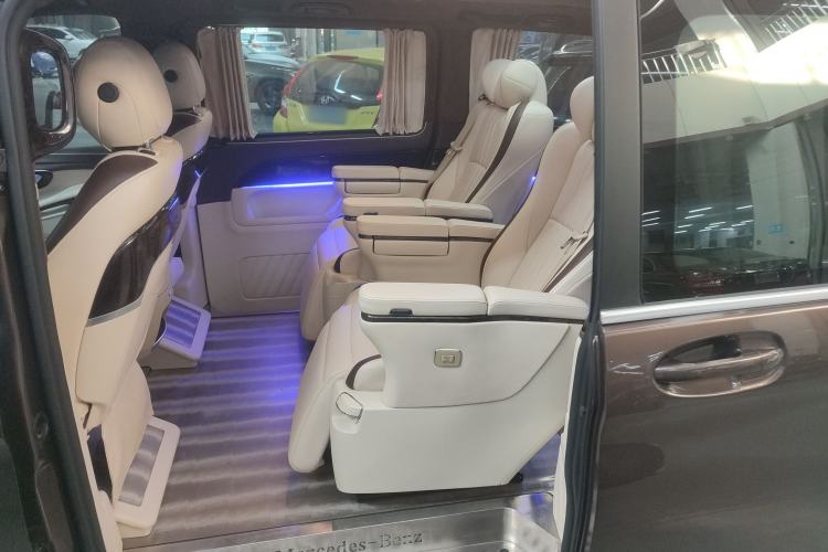 Used Mercedes-Benz V-Class 2018 V250 2.0T Middle East Version