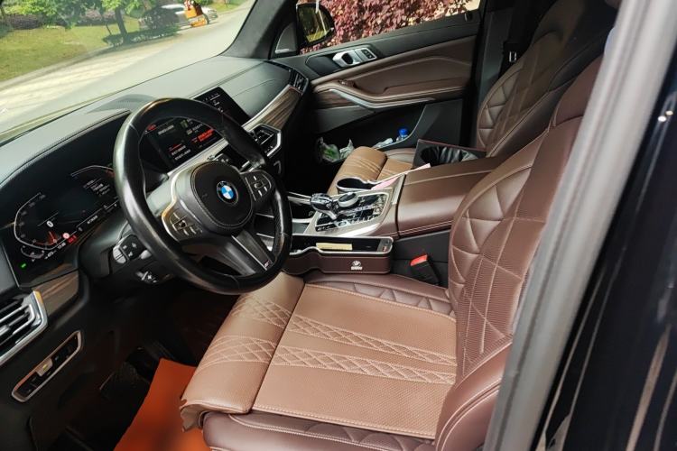 Used BMW X5 2022 xDrive 40Li M Sport Package Left Front Seat