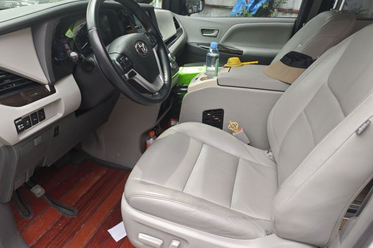 Used Toyota SIENNA 2018 3.5L 2WD Limited 7-Seater Canadian Version