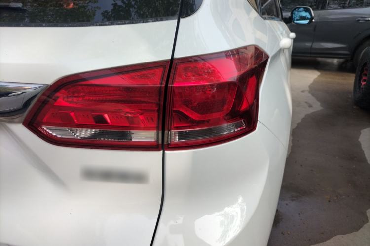 Used Haval H6 Coupe 2018 Red-Label 1.5T Automatic Two-Wheel Drive Ultra-Luxury Model Right Rear Taillight