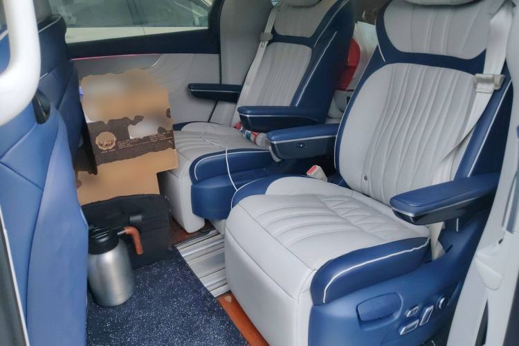 Used Roewe iMAX8 2021 400TGI Supreme Series Ultimate Edition Left Rear Seat