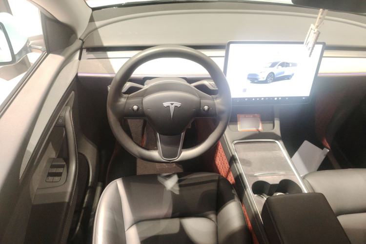 Used Tesla Model Y 2023 Long-Range All-Wheel-Drive Version