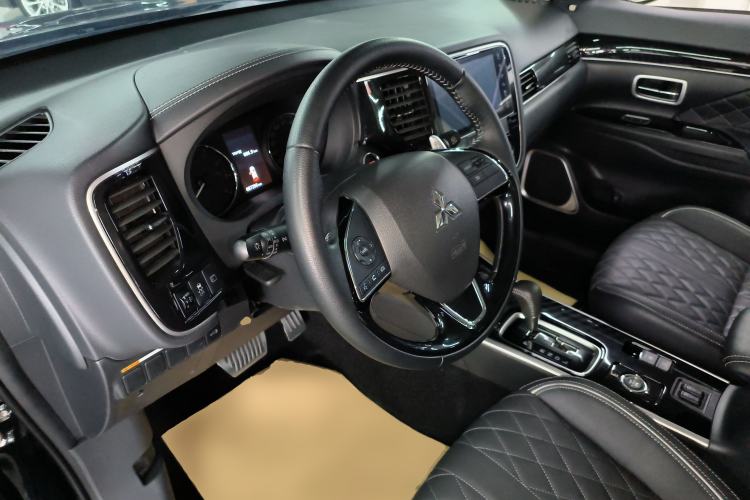 Used Mitsubishi Outlander 2020 2.4L 4x4 Zhi Xiang Edition 5 Seats