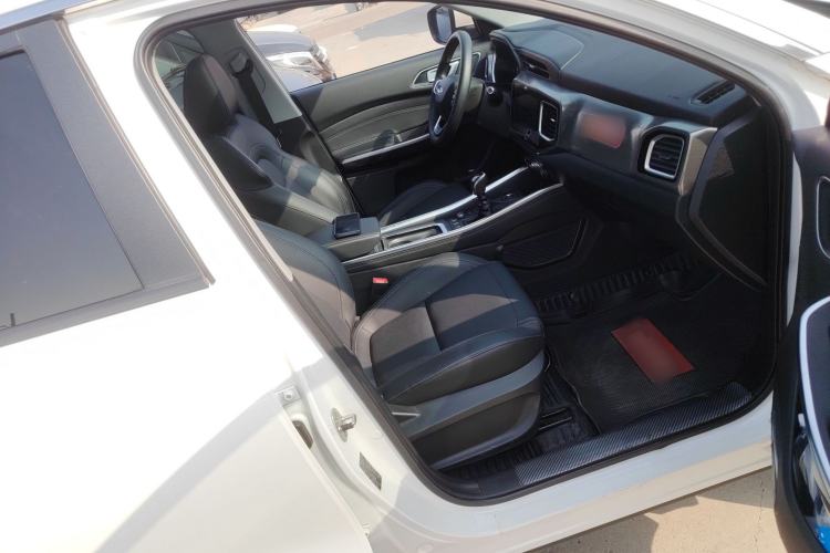 Used Chery Tiggo 8 2018 1.5 TCI Manual Luxury 5-Seater Right Front Seat