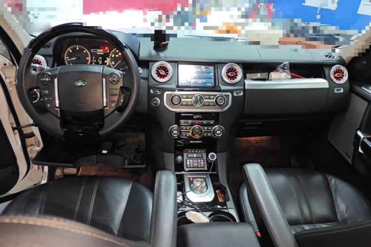 Used Land Rover Discovery 2013 3.0 SDV6 HSE Diesel Edition Center Console