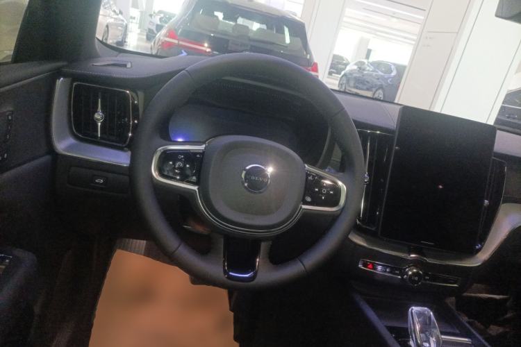 Used Volvo XC60 2026 B5 4x4 Smart Range Extreme Night Black Edition Steering Wheel