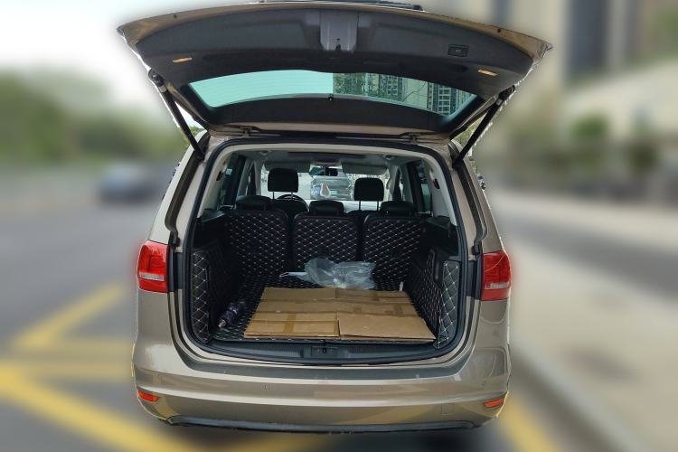 Used Volkswagen Sharan 2014 2.0 TSI Comfort Model
